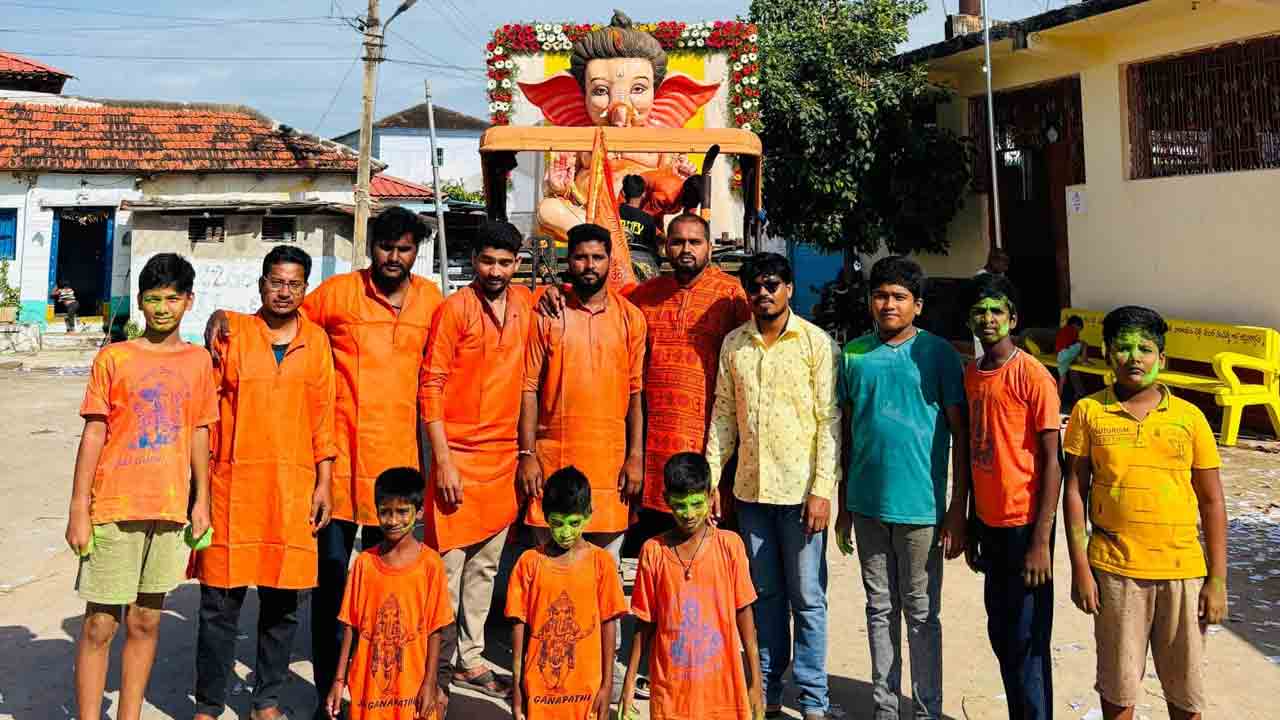 Ganesh Immersion | సంబరాల నడుమ గణనాథునికి ఘనంగా వీడ్కోలు