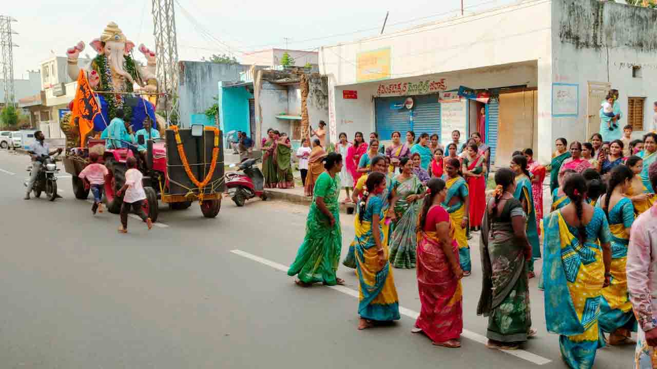 Ganesh Immersions | ఘనంగా ముగిసిన గణపతి నవరాత్రి ఉత్సవాలు