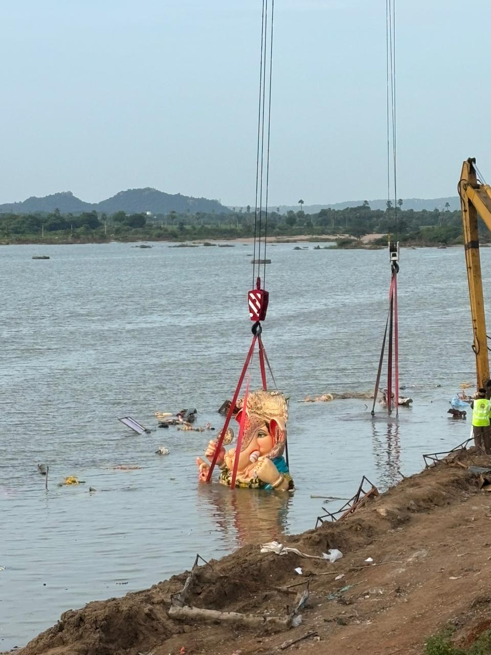 వినాయ‌కుల నిమ‌జ్జ‌నం