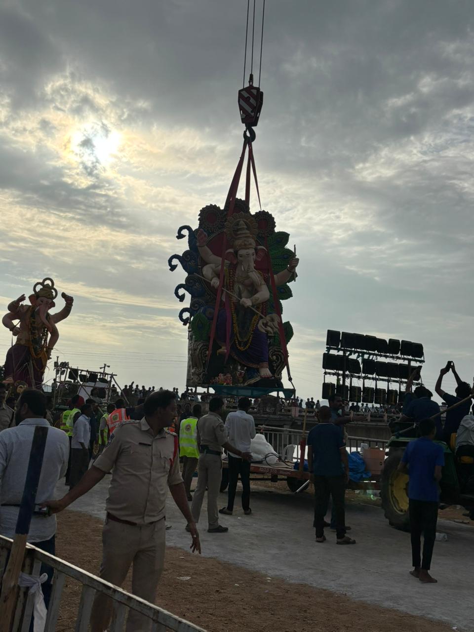 వినాయ‌కుల నిమ‌జ్జ‌నం