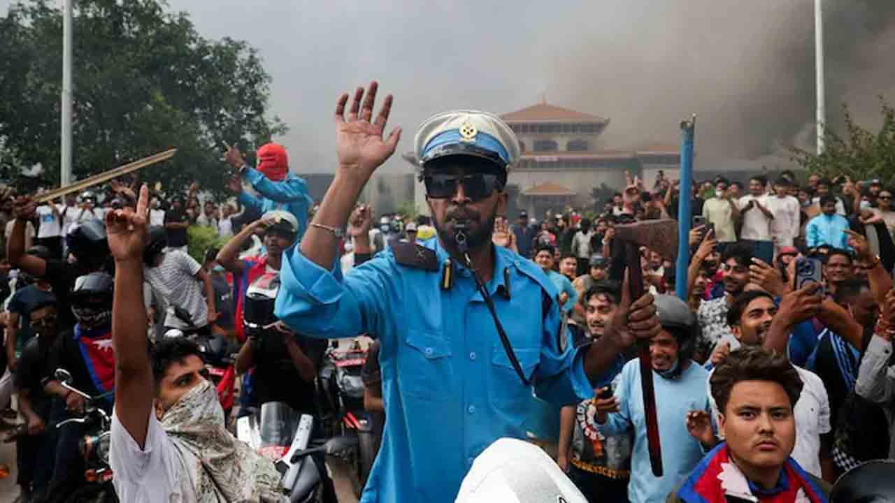 Nepal | రాజ్యాంగాన్ని తిరిగి రాయాలి.. రాజకీయ పార్టీలు సాగించిన అవినీతిపై దర్యాప్తు జరపాలి : జన్‌ జడ్‌ డిమాండ్లు