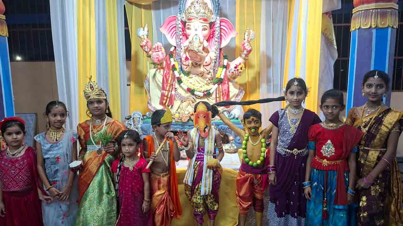Ganesh Festival | గణేశ్‌ ఉత్సవాల్లో ఆకట్టుకున్న చిన్నారుల వేషాధారణ