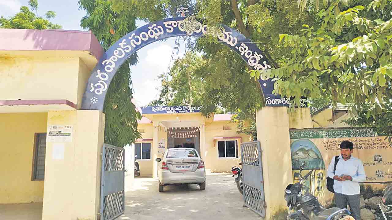 బల్దియా ఏర్పాటుతో సరి.. ఉద్యోగులేరీ!