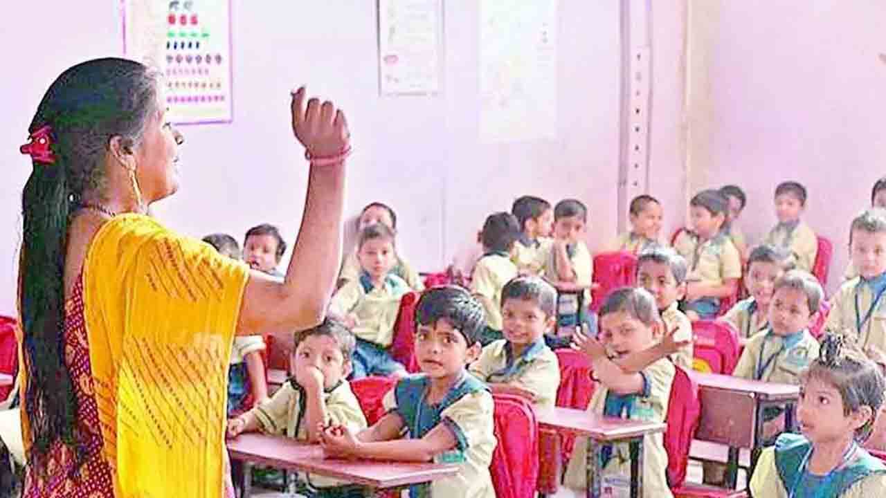 రేపటి నుంచి గురుకుల టీచర్ల బస్సుయాత్ర