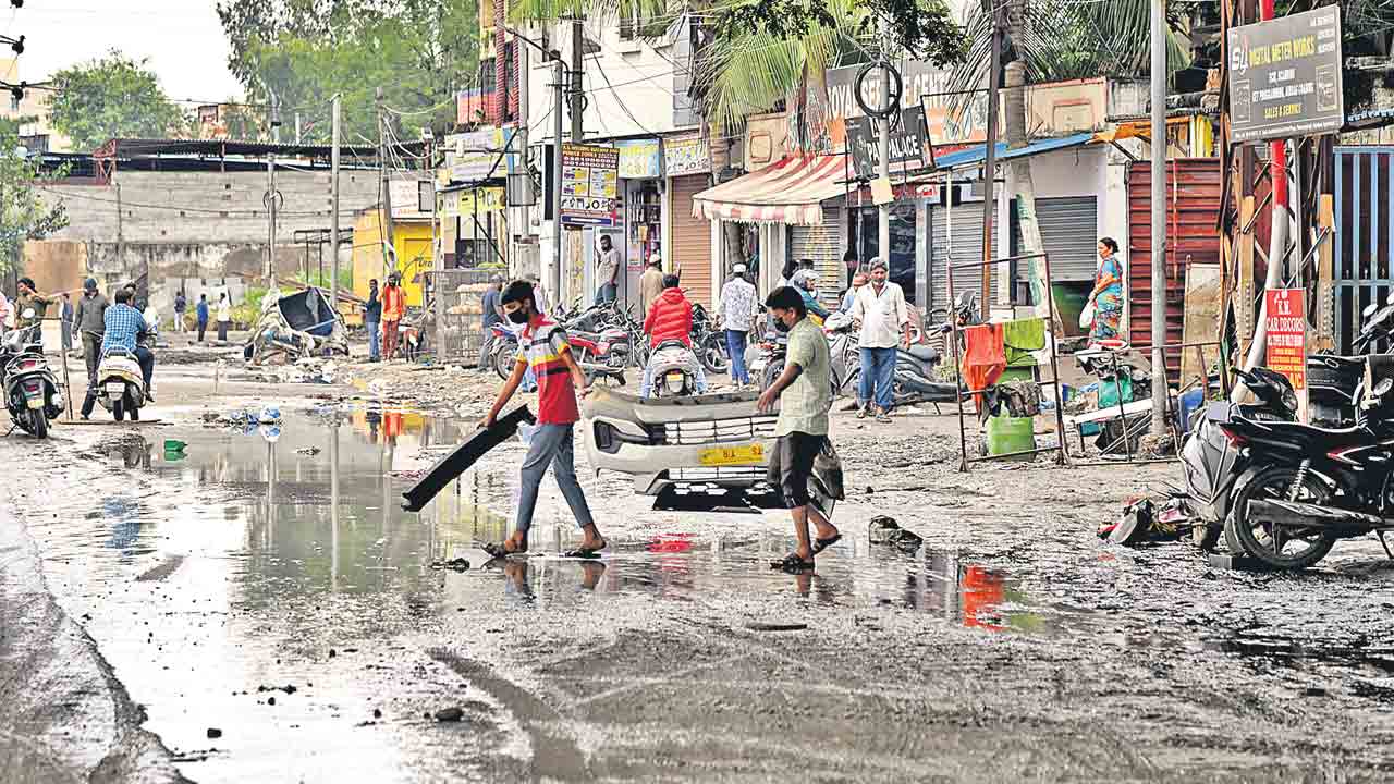 మమ్మల్ని యేటి పాలు చేసిండ్రు.!
