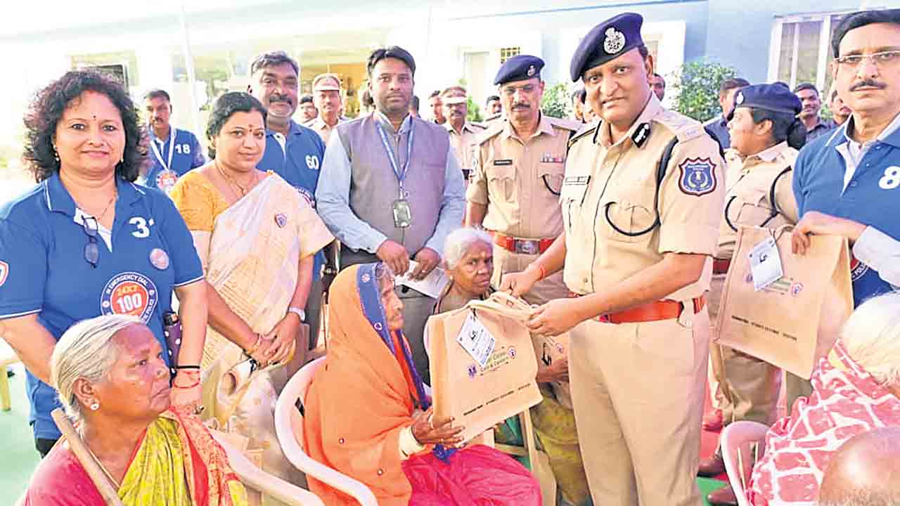 గోల్డెన్‌ కేర్‌తో వృద్ధులకు భరోసా