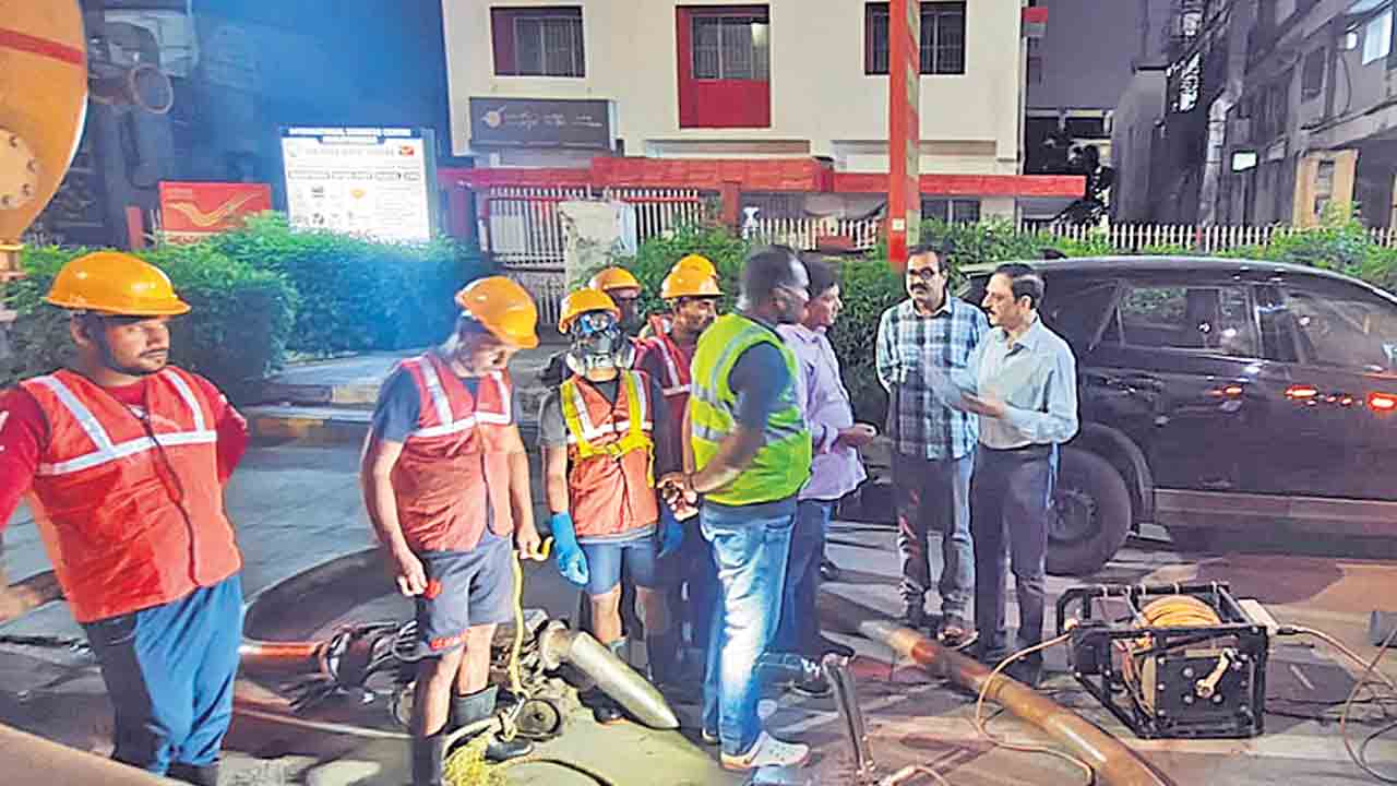 రోబోటిక్‌తో స్మార్ట్‌ వాటర్‌ డ్రైన్‌ క్లీనింగ్‌