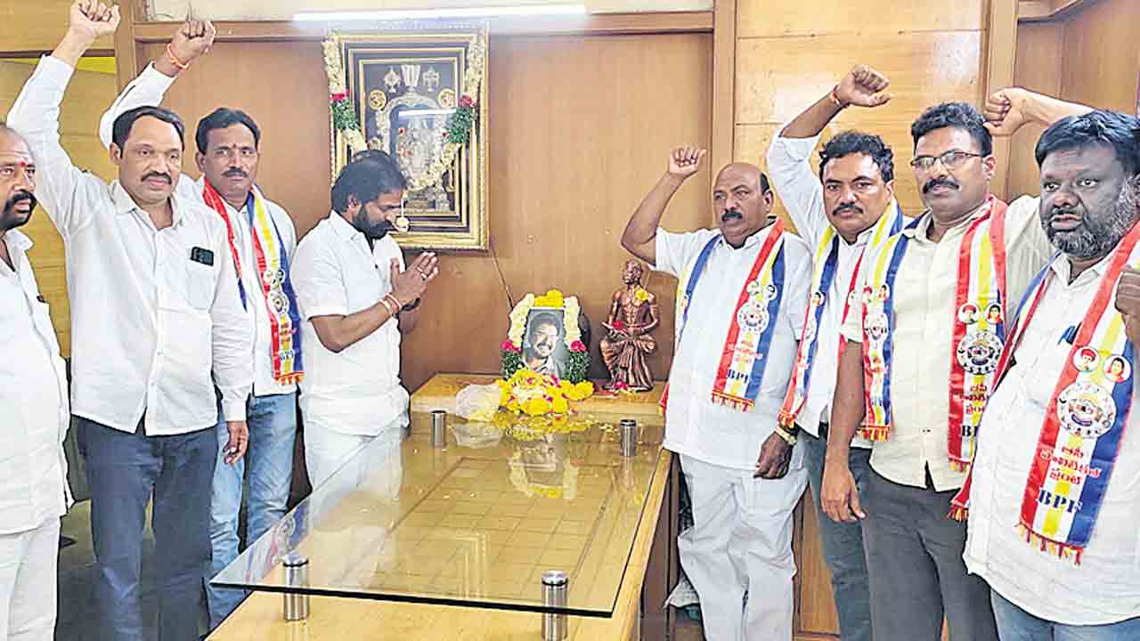 గొప్ప రచయిత కొంపెల్లి వెంకట్‌ గౌడ్‌