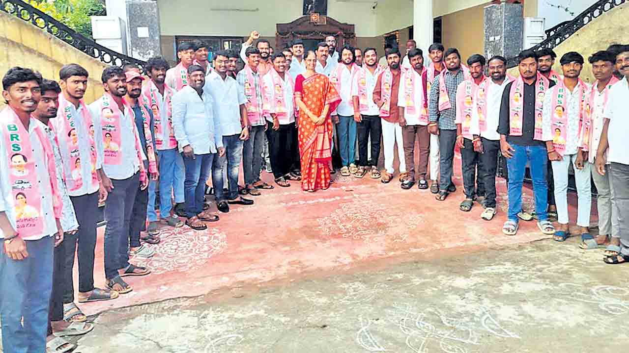 మహేశ్వరంలో బీజేపీకి షాక్