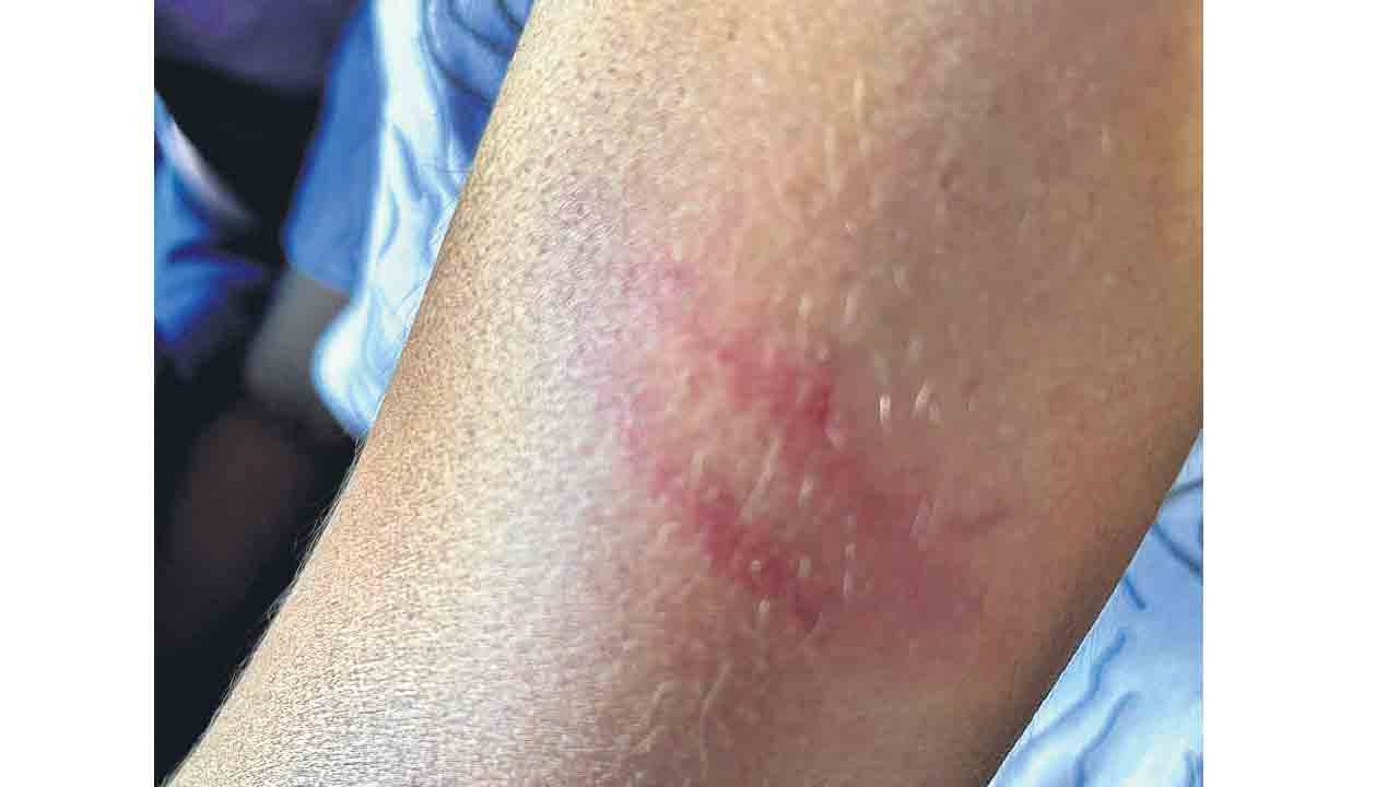 శోభాయాత్రలో పోలీసుల లాఠీచార్జి