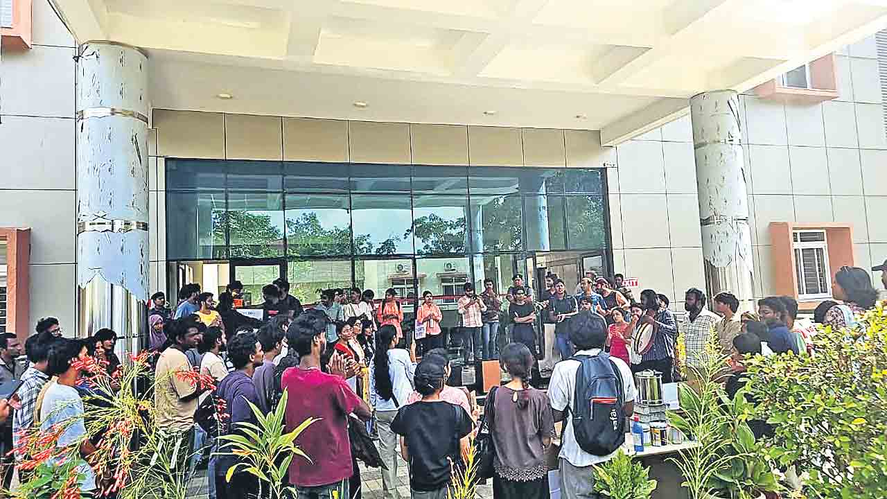 సమస్యల వలయంలో ఎస్‌ఎన్‌ స్కూల్‌