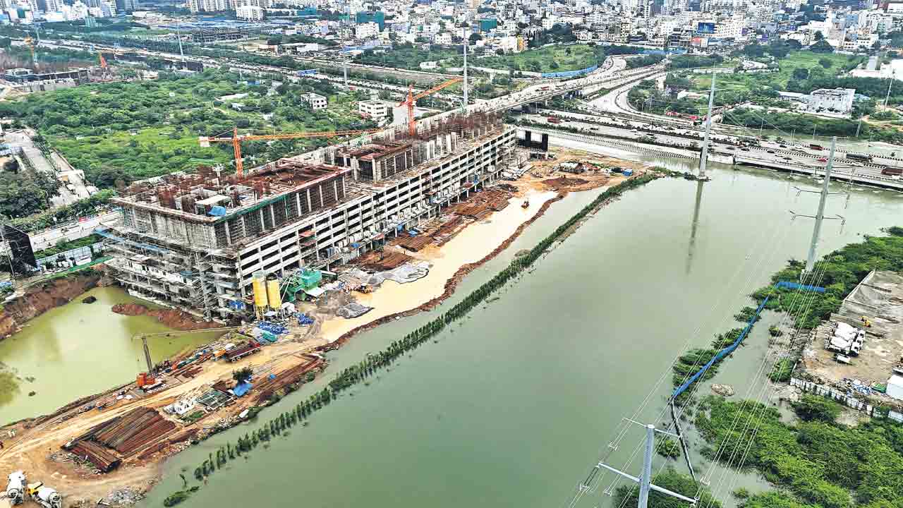 హైడ్రాకు ఇవి కనిపించవా!,, మూసీ గర్భంలో ఆదిత్య నిర్మాణాలపై నెటిజన్ల ఫైర్‌