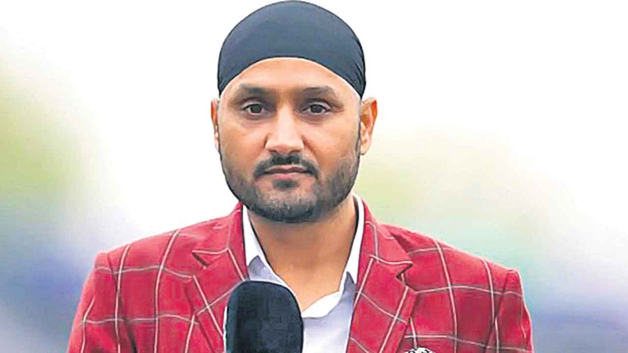 ఆ వీడియో ఇప్పుడెందుకు?.. లలిత్‌ మోడీపై హర్భజన్‌  ఆగ్రహం