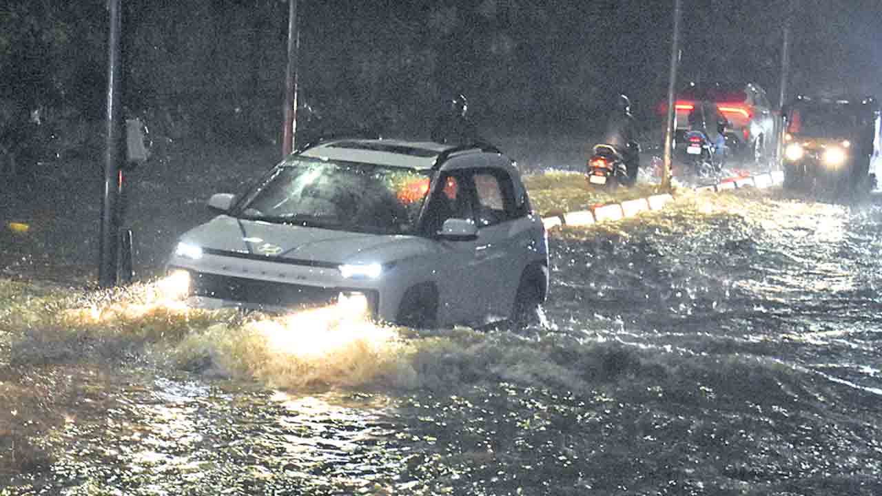 Rain Alert | బీ అల‌ర్ట్.. తెలంగాణ‌లో రాబోయే 3 గంట‌ల్లో భారీ వ‌ర్షాలు..!