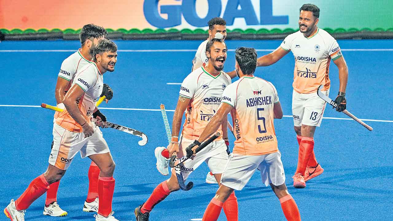 ఫైనల్లో భారత్‌.. చైనాపై ఘన విజయం ఆసియా కప్‌ హాకీ టోర్నీ