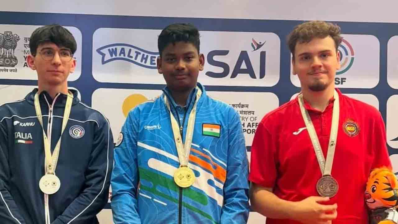 జొనాథన్‌కు స్వర్ణం.. రష్మికకు రజతం