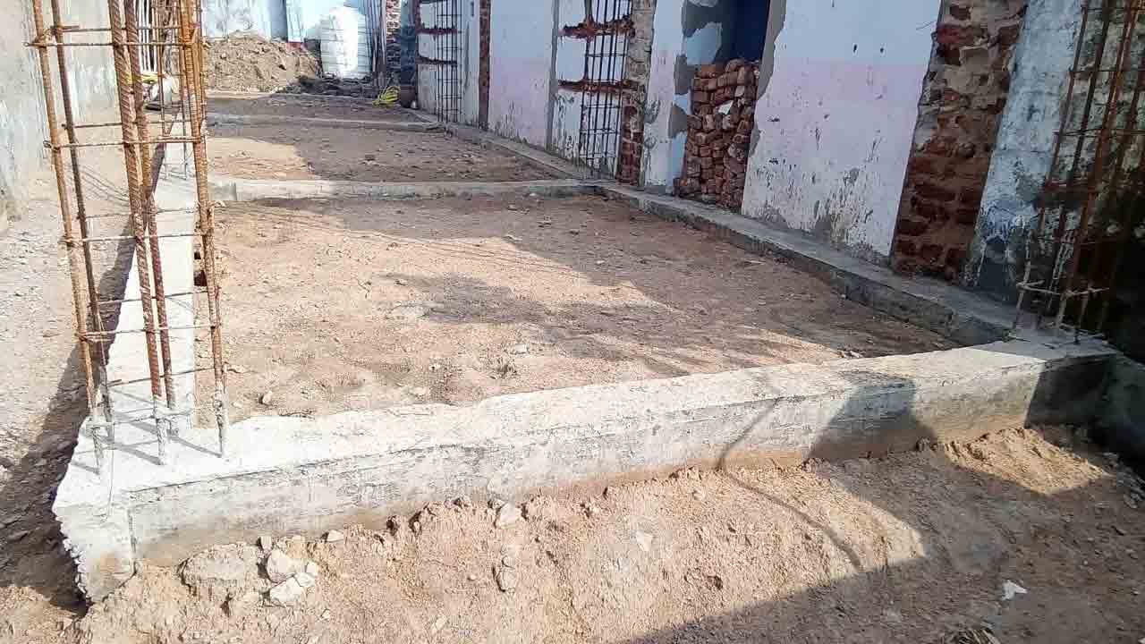 మున్సిపాలిటీల్లో  ఇళ్ల లబ్ధిదారులకు ముప్పుతిప్పలు