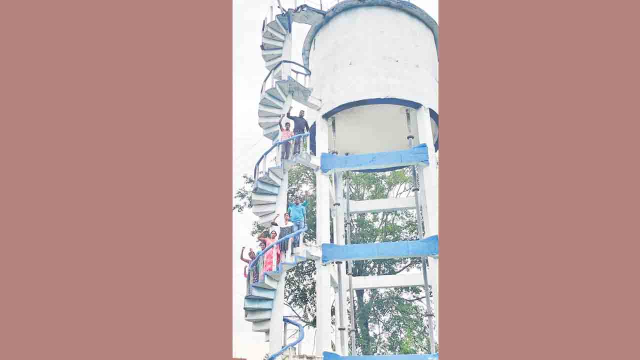 ఇండ్ల మంజూరులో అన్యాయం చేసిన్రు