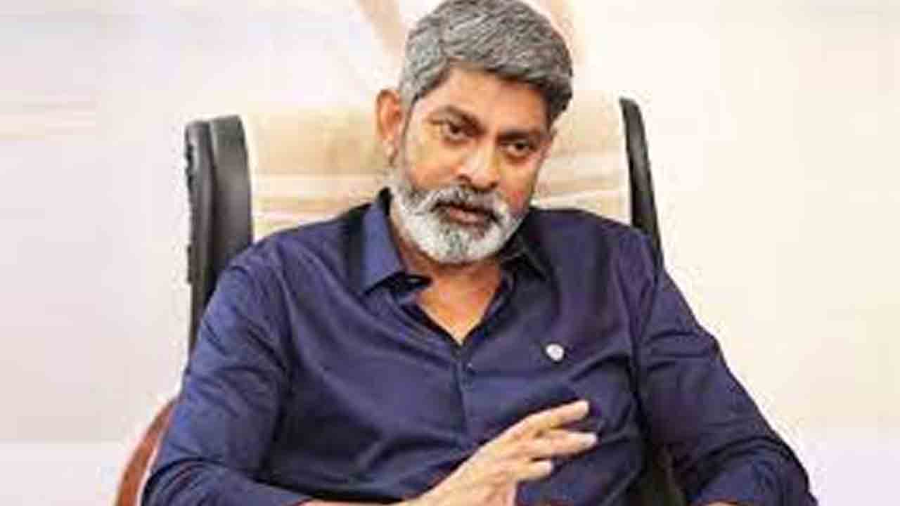 ఈడీ ఎదుట జగపతిబాబు హాజరు