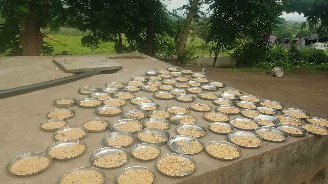 KGBV School | కేజీబీవీ పాఠశాలలో అన్నంలో పురుగులు.. ఆందోళనలో విద్యార్థులు