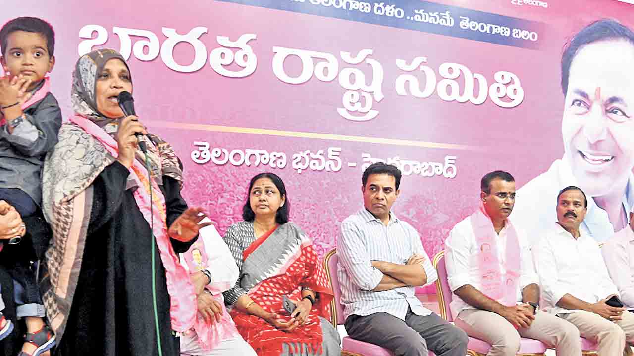 జెండా కాంగ్రెస్‌ది.. ఎజెండా బీజేపీది.. బోరబండ కార్యకర్తల సమావేశంలో కేటీఆర్‌ ధ్వజం