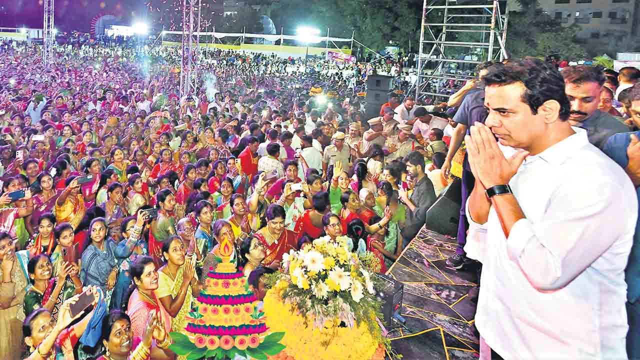 సాగర తీరం.. పూల వనం