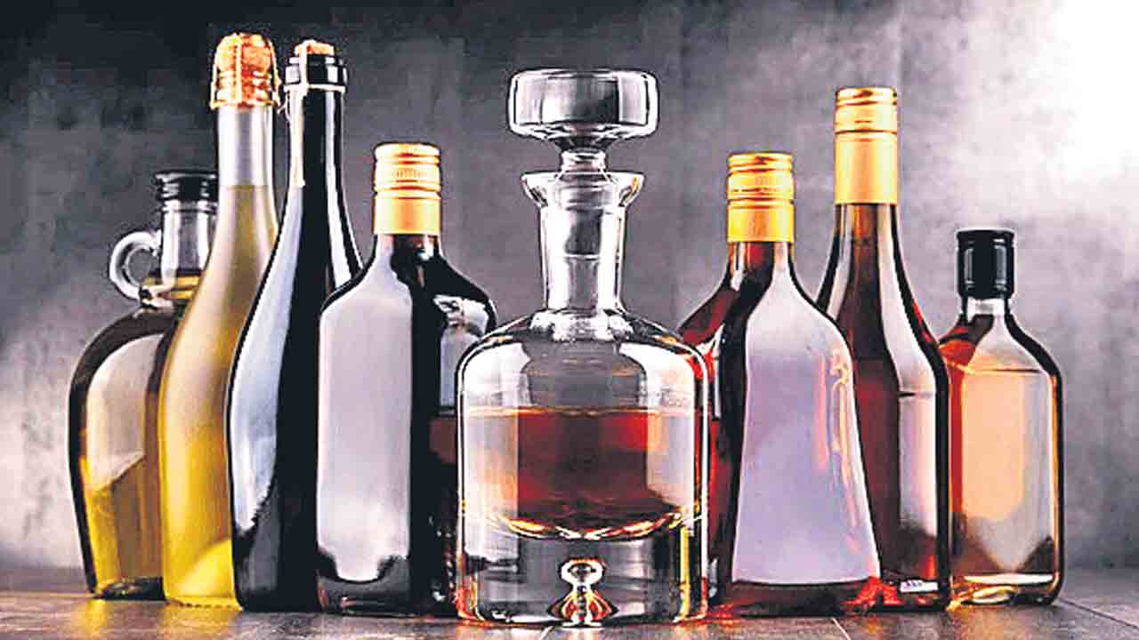 మద్యం అమ్మకాల్లో కర్ణాటక టాప్‌.. రెండో స్థానంలో ఏపీ