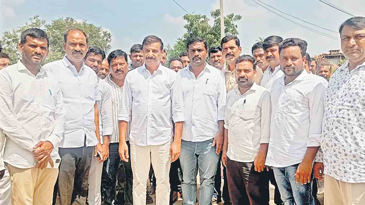 రైతు వ్యతిరేక విధానాలు కాంగ్రెస్‌ వీడాలి