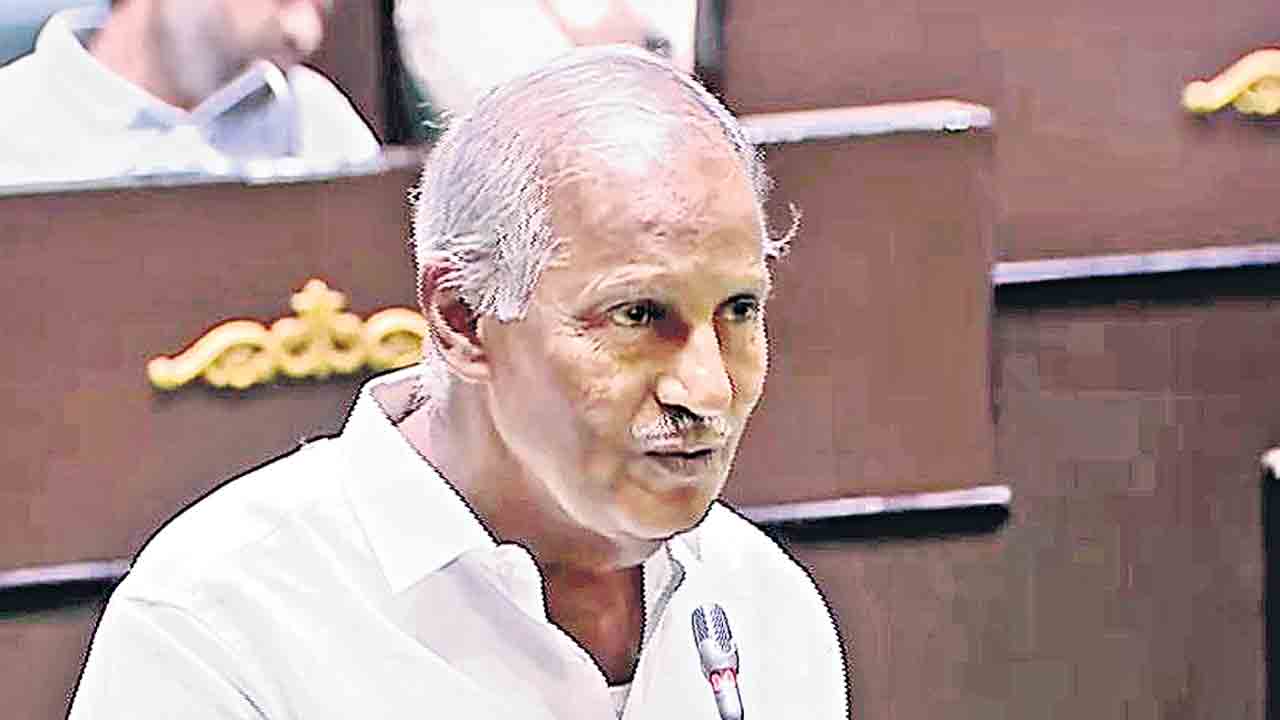 హోంగార్డుల సమస్యలు పరిష్కరించాలి