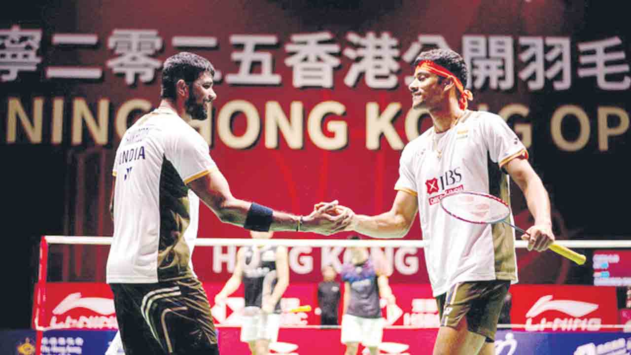 సత్తా చాటిన షట్లర్లు