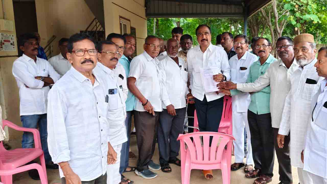 MLA Sanjay Kumar | పెన్షనర్ల సంక్షేమానికి కృషి చేస్తా : ఎమ్మెల్యే సంజయ్ కుమార్