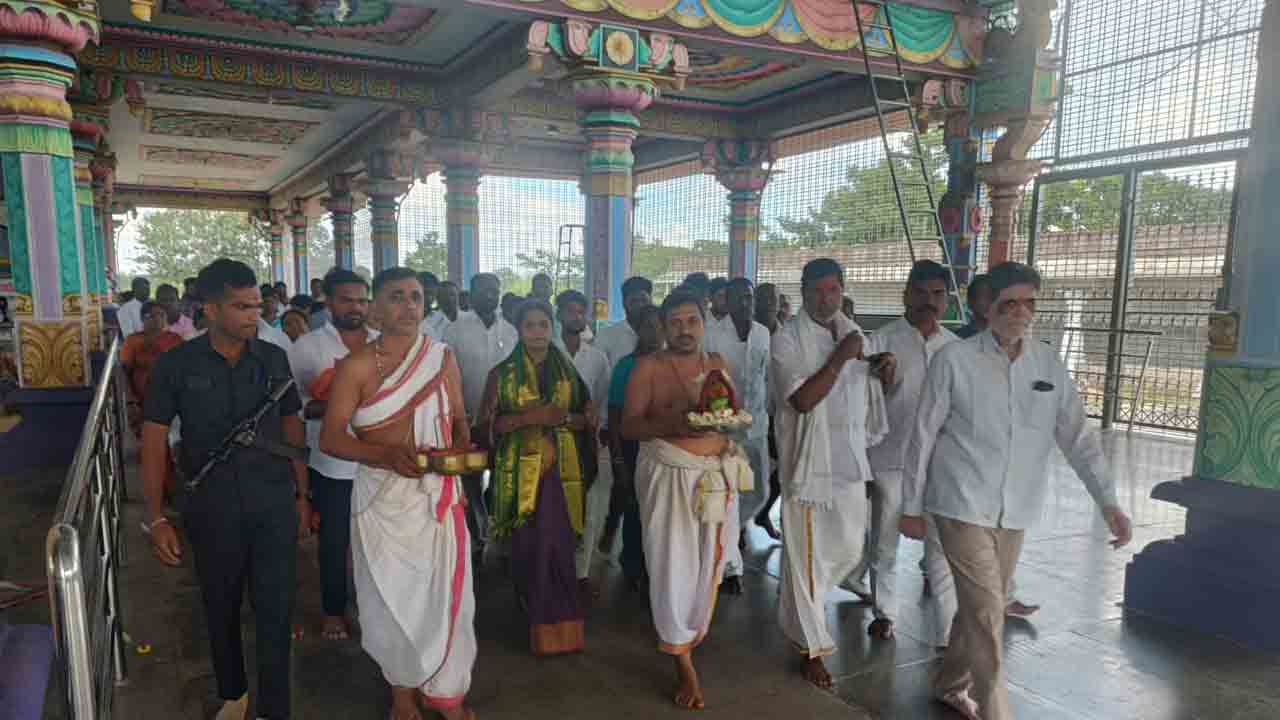MLA Sunitha Lakshma Reddy | దేవీ శరన్నవరాత్రులు.. శ్రీ చాముండేశ్వరి దేవి ఆలయంలో ఎమ్మెల్యే సునీతా లక్ష్మారెడ్డి పూజలు