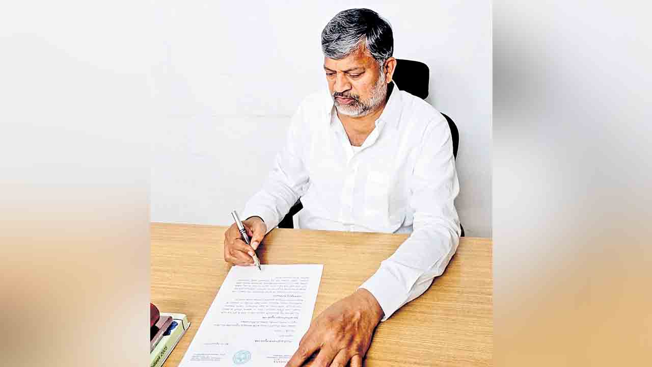 చేనేత రంగంపై జీఎస్టీని వెంటనే తొలగించాలి