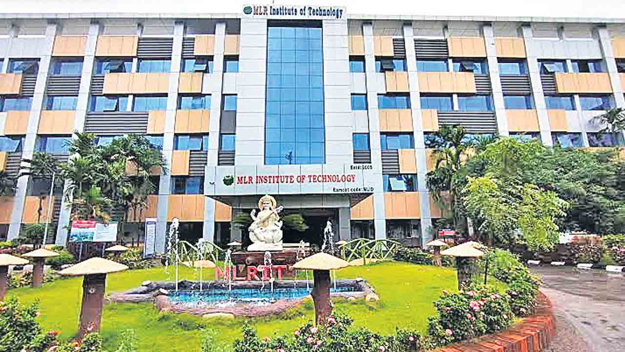 ఇంజినీరింగ్‌ ర్యాంకింగ్‌లో ఎంఎల్‌ఆర్‌ఐటీ కాలేజీకి స్థానం