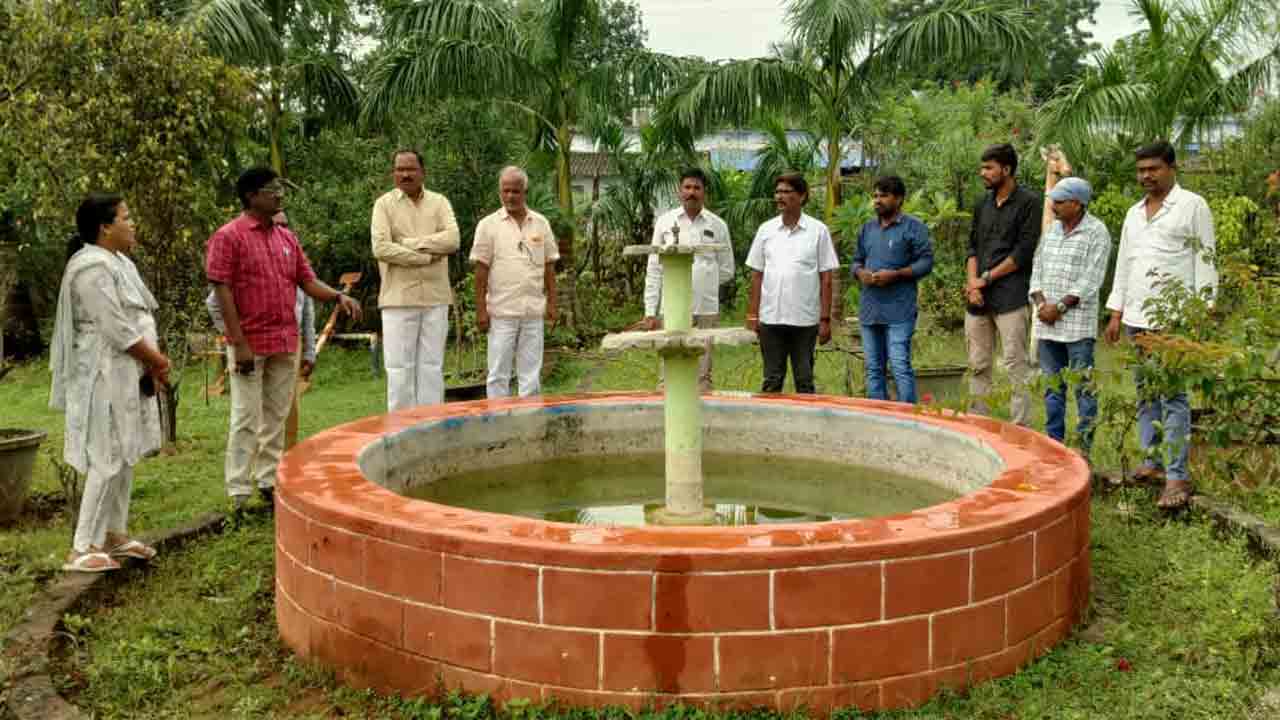 Conocarpus trees | ప్రమాదకర కోనోకార్పస్ చెట్లను మాత్రమే తొలగించాం: ఎంపీడీవో శ్రీనివాస్