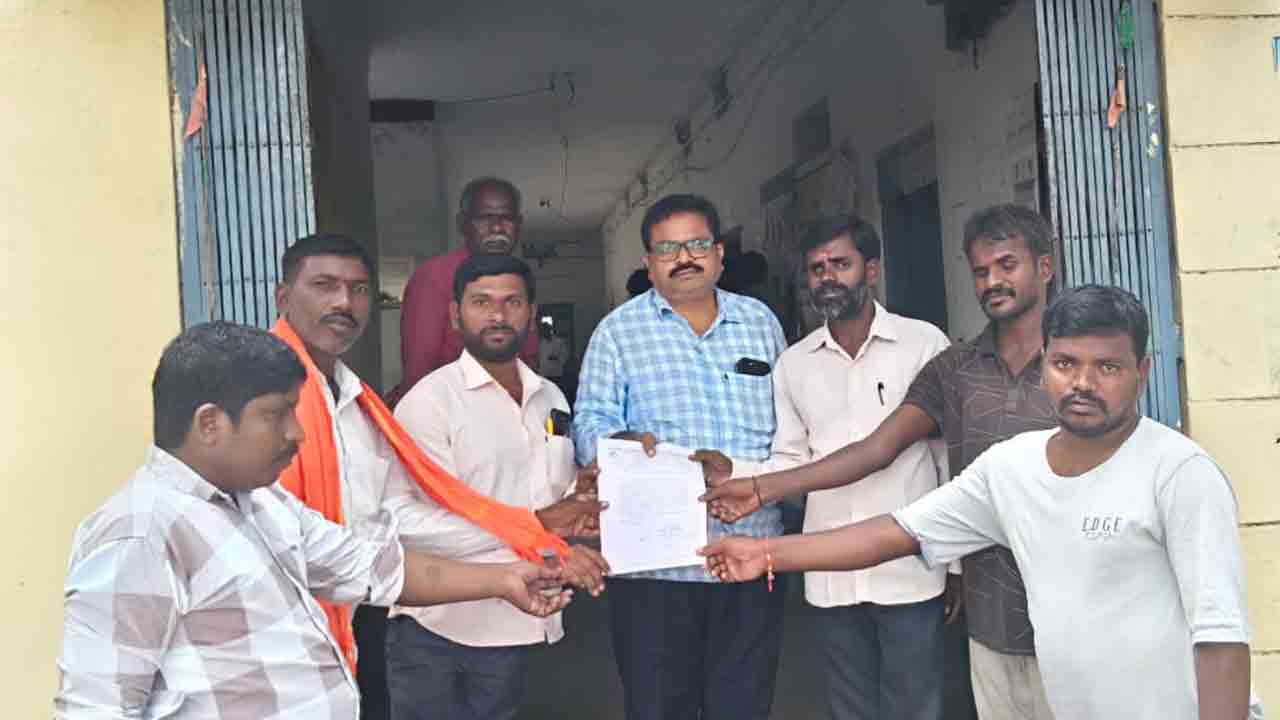 Pensions | దివ్యాంగులకు రూ.6 వేలు పింఛన్‌ ఇవ్వాలని ఎమ్మార్వోకు వినతిపత్రం