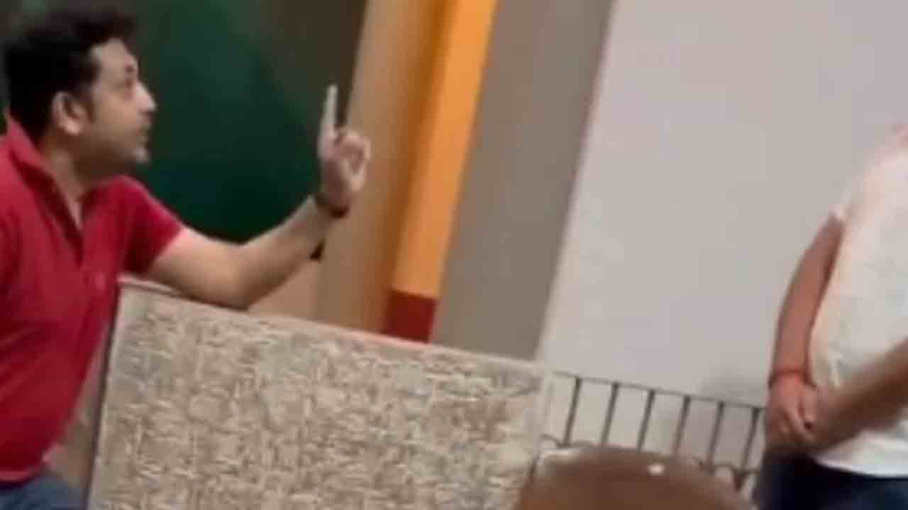 Case On Congress Leader’s Son | ఇద్దరు వ్యక్తులపై దాడి.. కాంగ్రెస్‌ నేత కుమారుడిపై   కేసు