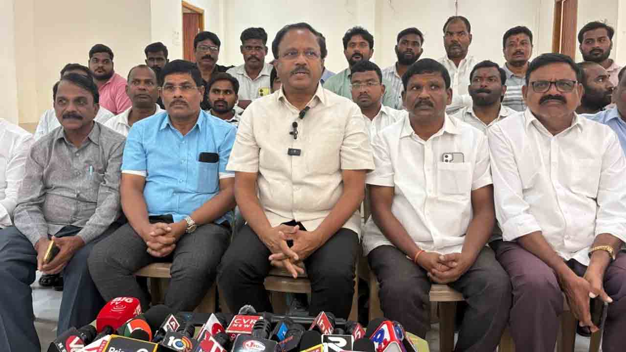 సీబీఐ పేర కాంగ్రెస్‌, బీజేపీ డ్రామాలు