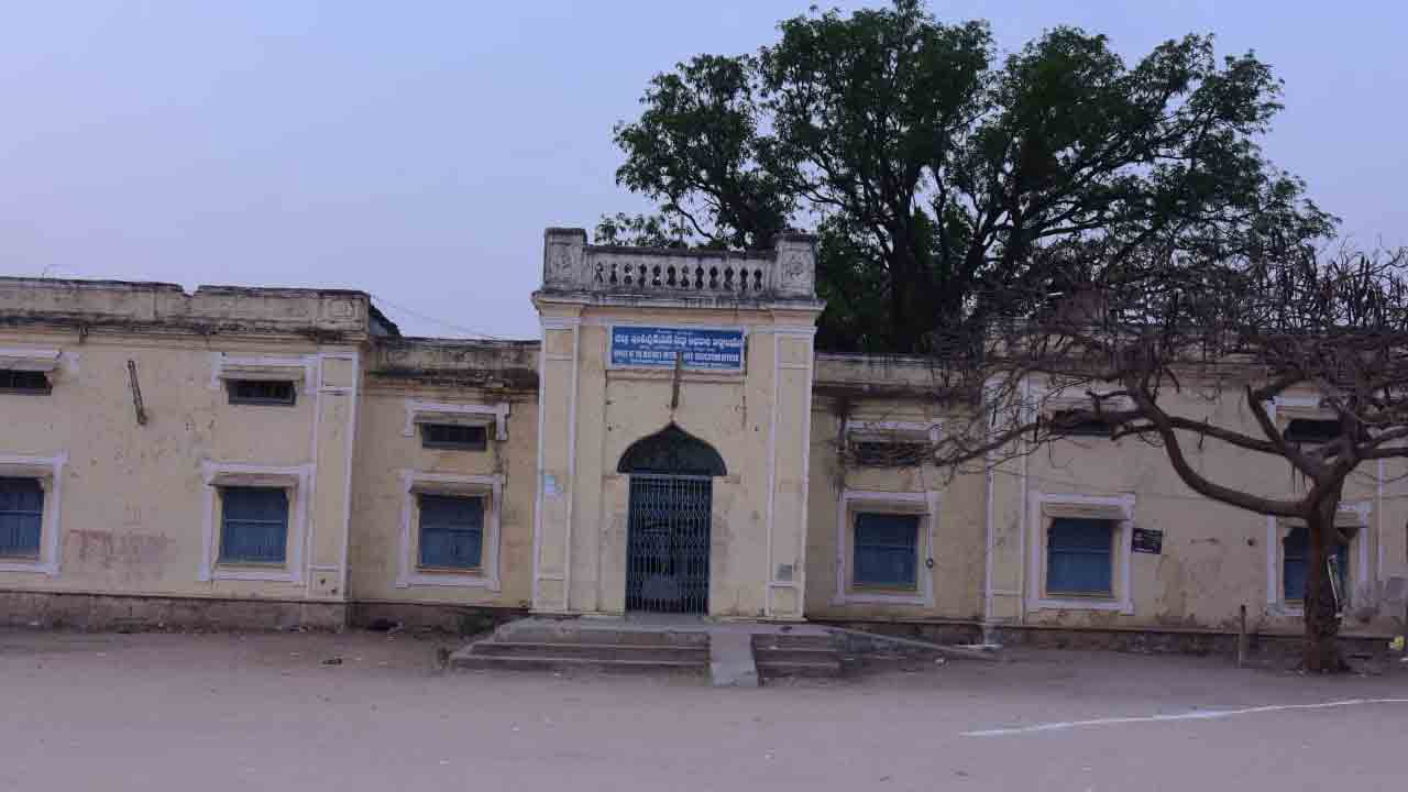 ఆర్భాటమే తప్పా ఆచరణేది?