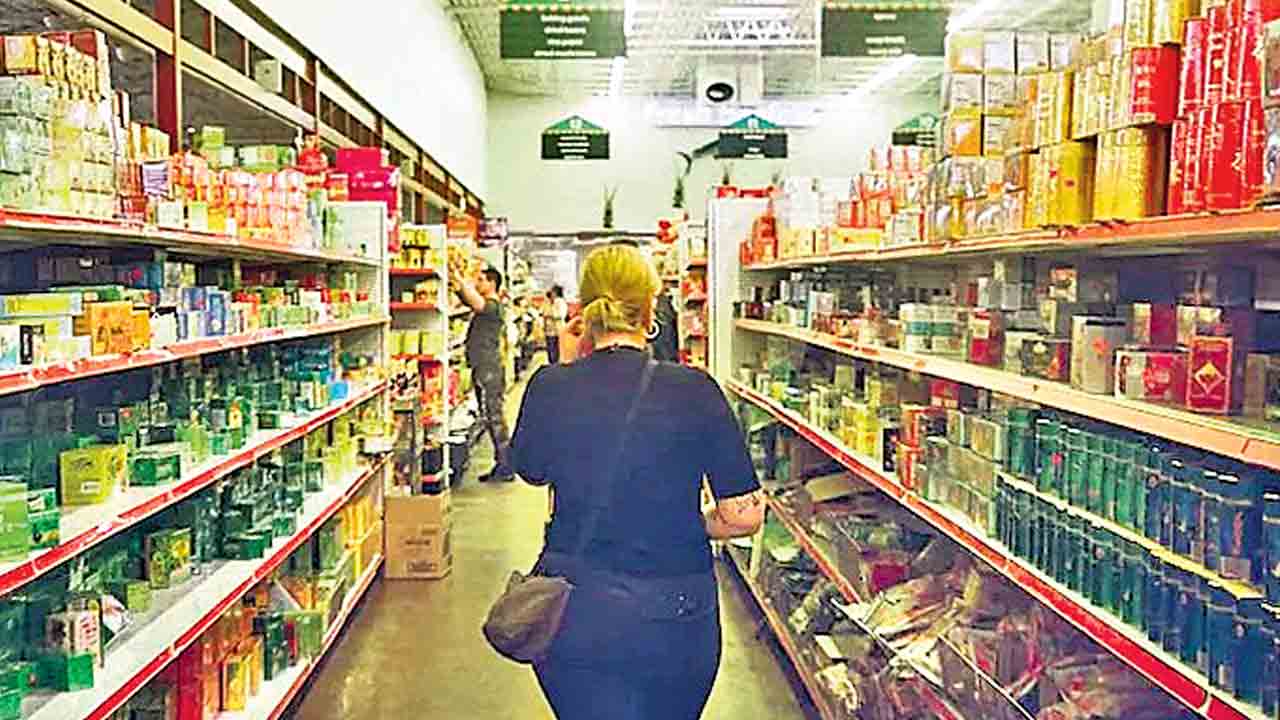 Trump Tariffs | అమెరికా పౌరులపై టారిఫ్‌ల పిడుగు.. ట్రంప్‌ చర్యలతో దిగువ, మధ్యతరగతి వర్గాలపై ప్రతికూల ప్రభావం