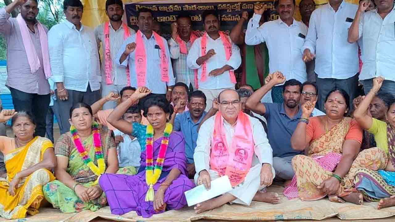 కార్మికుల సమస్యలు పరిష్కరించాలి