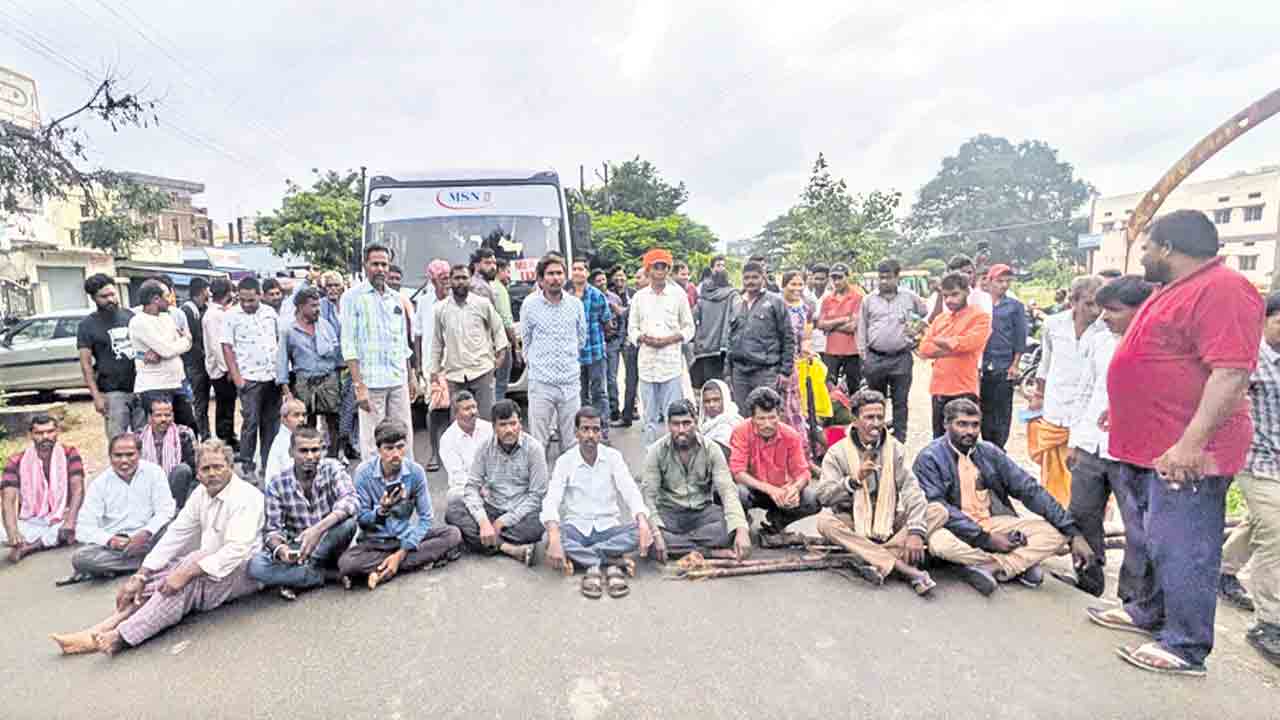 యూరియా కష్టాలు
