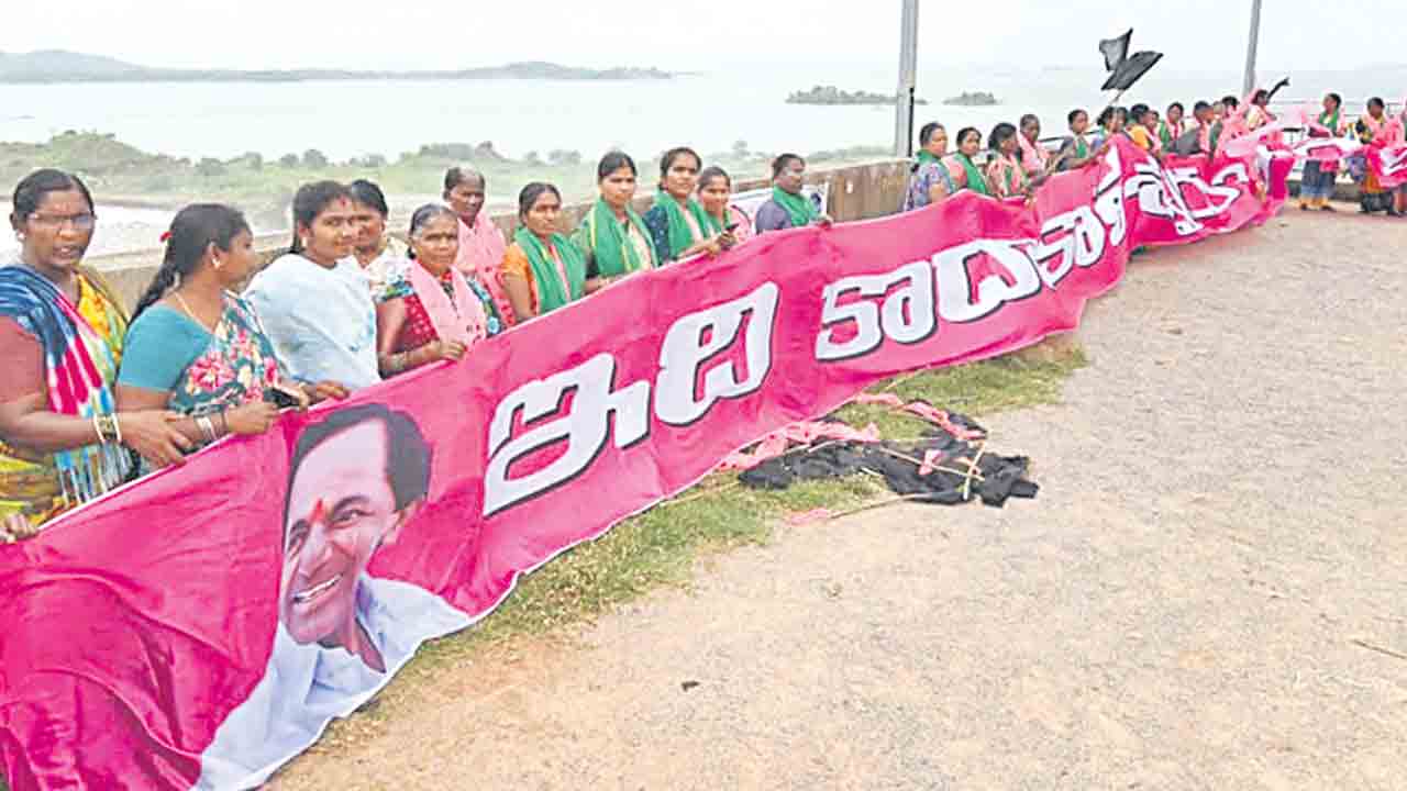 కాళేశ్వరం పై కాంగ్రెస్‌ బురద రాజకీయం