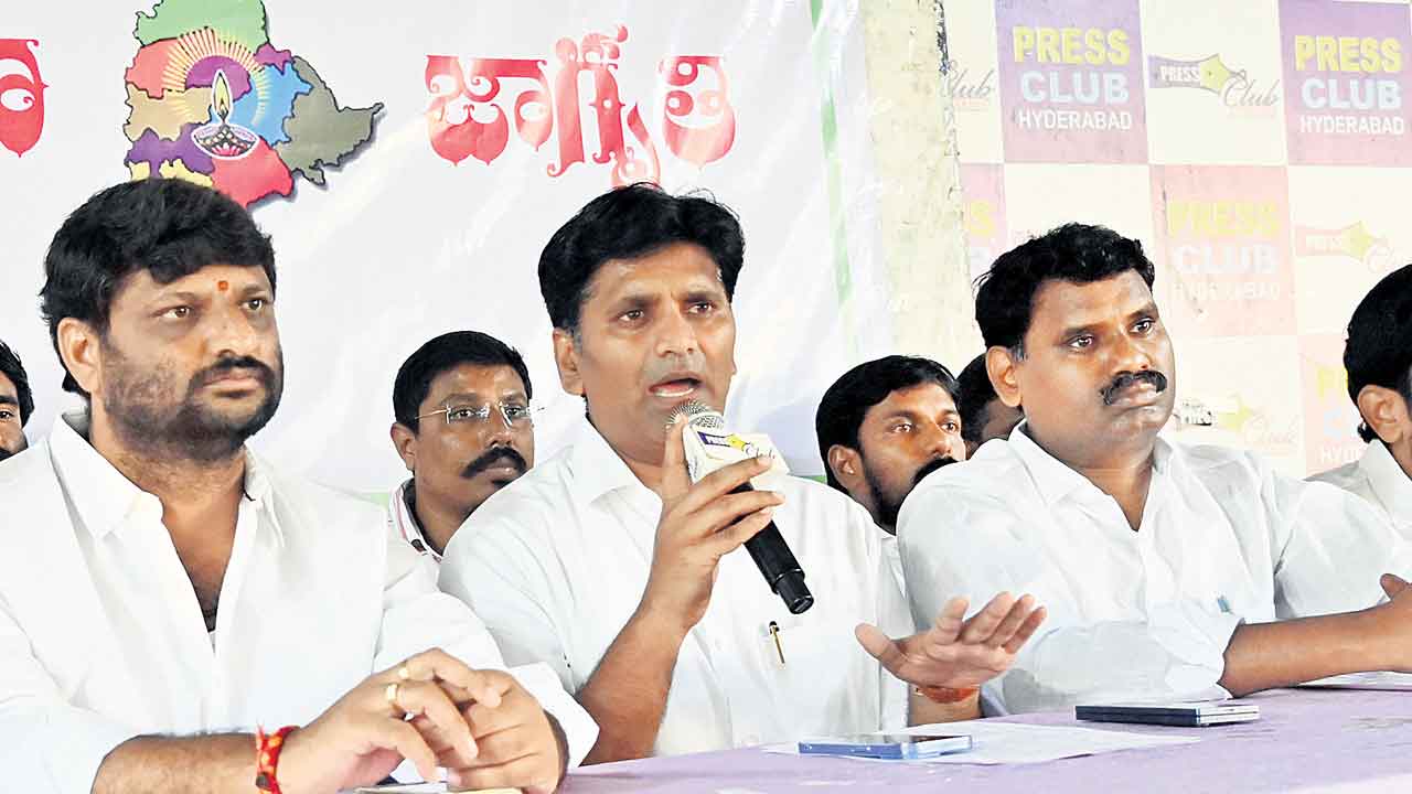 కవిత ఆత్మవిమర్శ చేసుకోవాలి