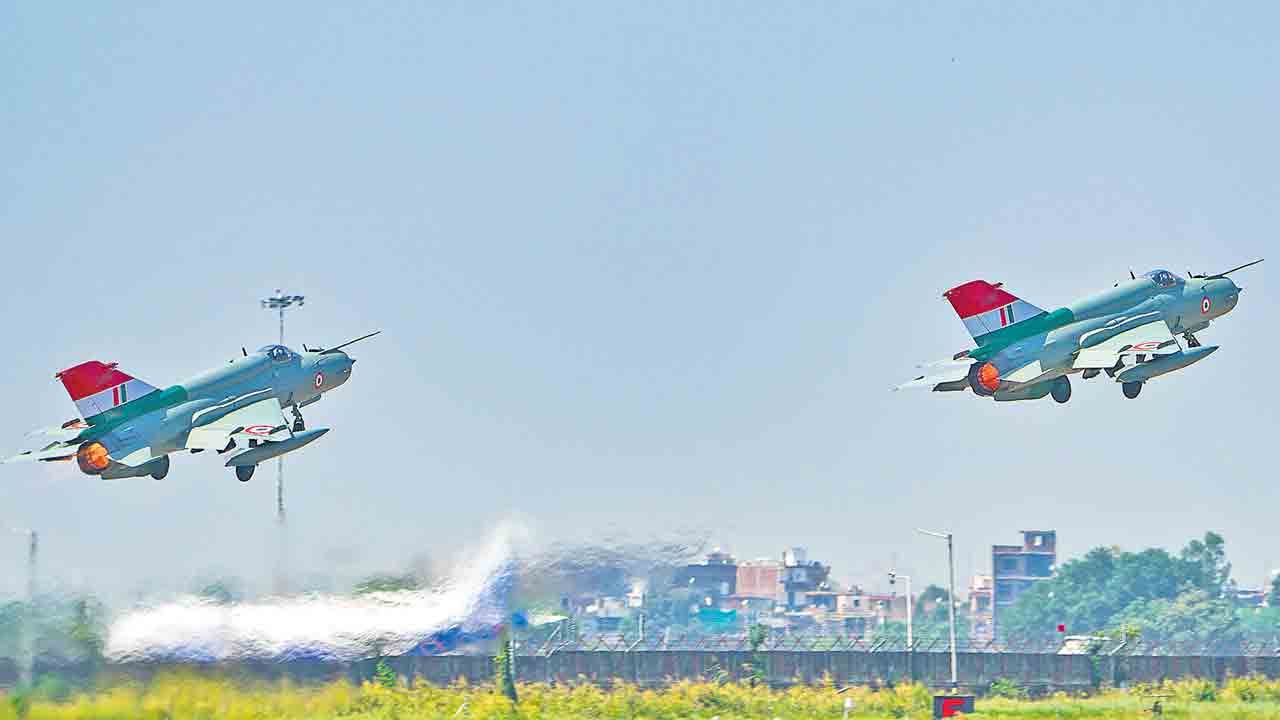 MiG-21 | ముగిసిన మిగ్‌-21 శకం.. చండీగఢ్‌లో తుది వీడ్కోలు