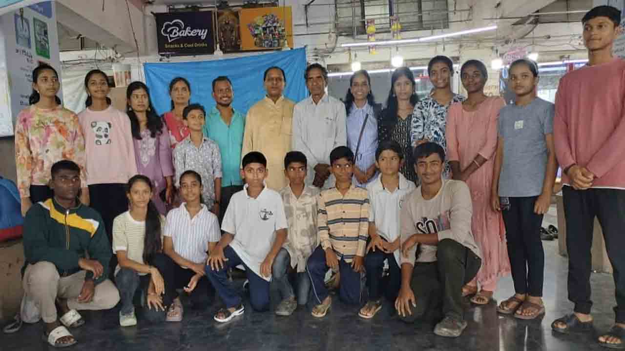 Yoga competitions | రాష్ట్ర స్థాయి యోగాసన పోటీలకు నిజామాబాద్‌ యోగా క్రీడాకారులు