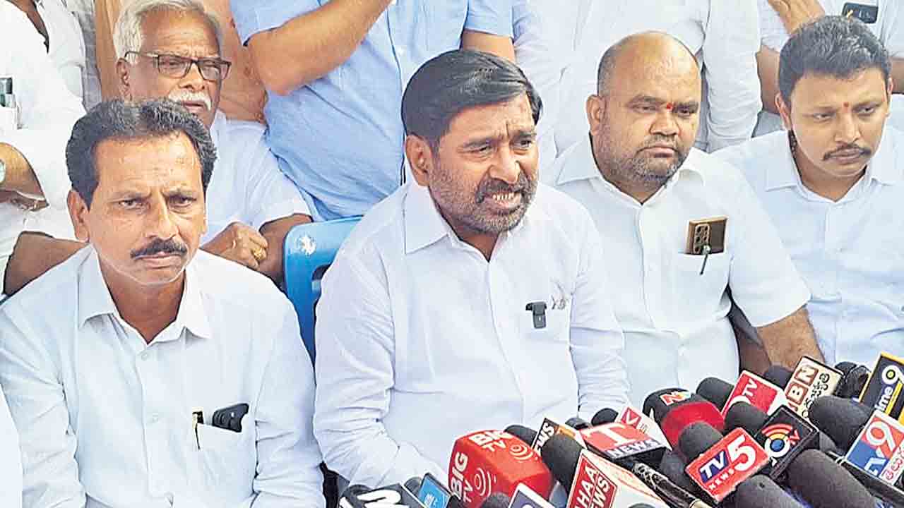 రాష్ట్రంలో.. ఆటవిక పాలన!