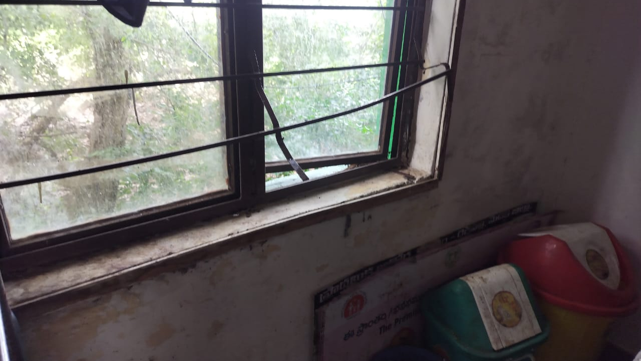 Narsapur | ప్రాథ‌మిక ఆరోగ్య కేంద్రంలో చోరీ..!