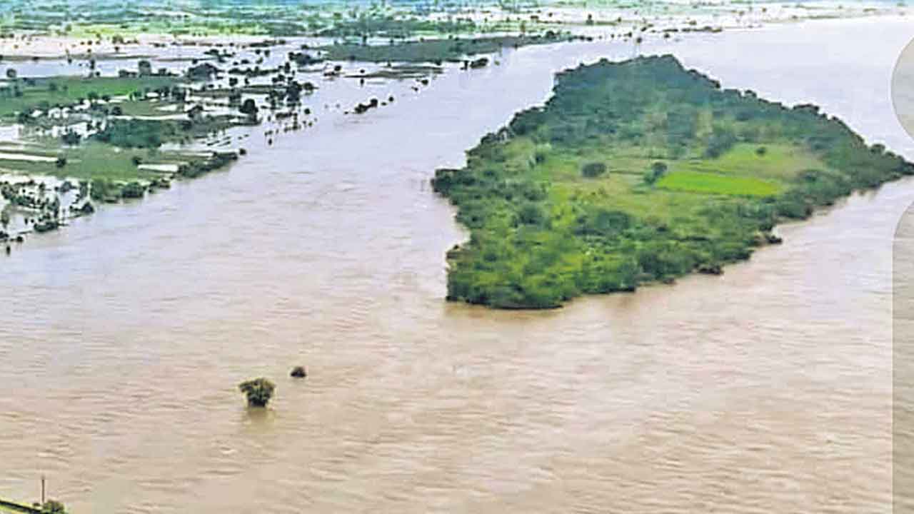 ప్రకృతి చెక్కిన తెలంగాణ ఆకృతి