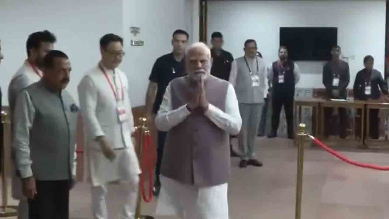 Vice President Elections | ప్రారంభమైన ఉపరాష్ట్రపతి ఎన్నిక పోలింగ్‌.. తొలి ఓటు వేసిన ప్రధాని మోదీ